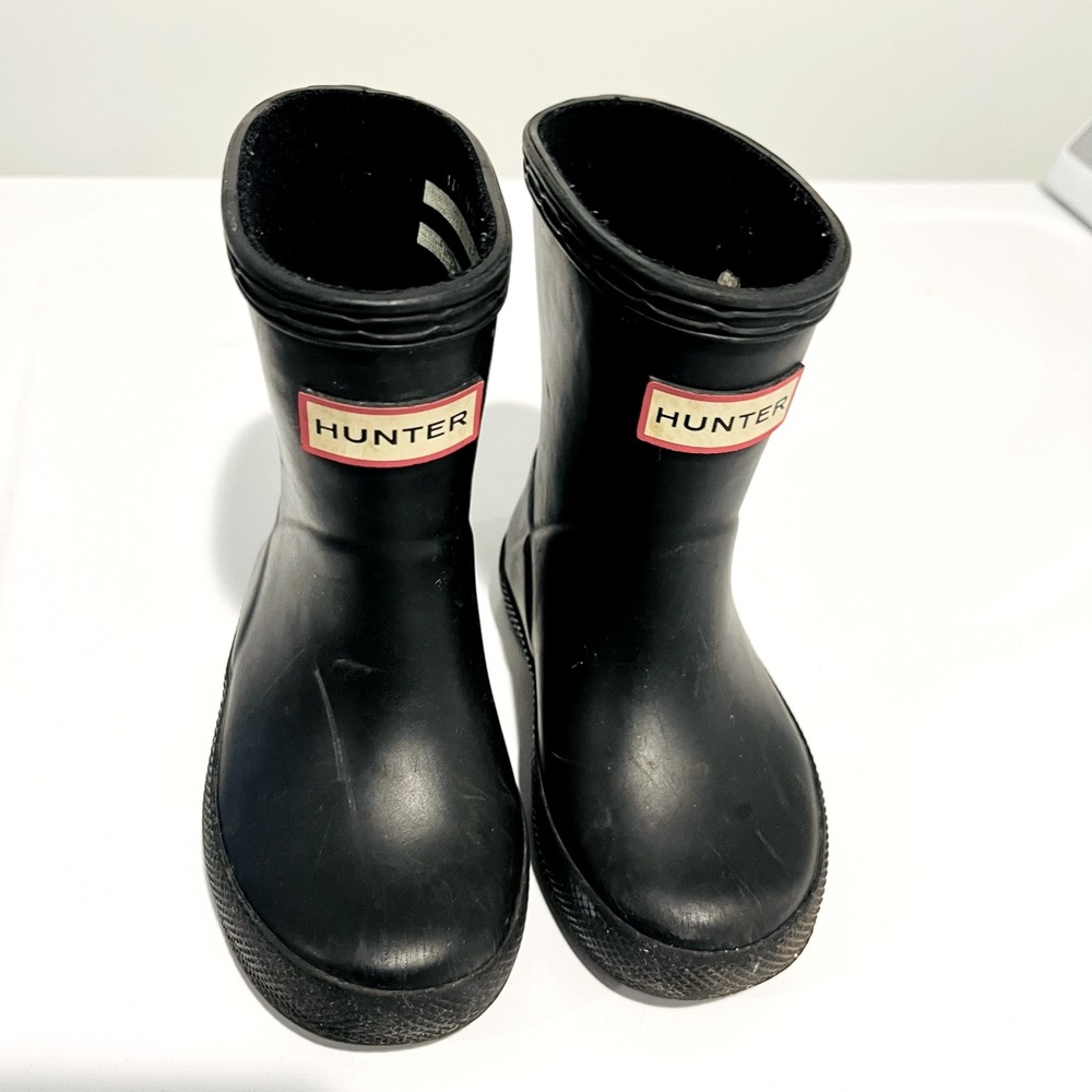 Hunter Toddler Boots in black. boys 5/girls 6